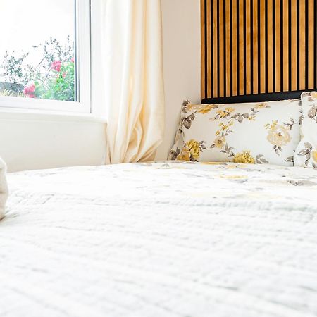Earley Luxury Ensuite Room With Private Entrance Ридинг Экстерьер фото