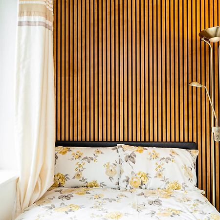 Earley Luxury Ensuite Room With Private Entrance Ридинг Экстерьер фото