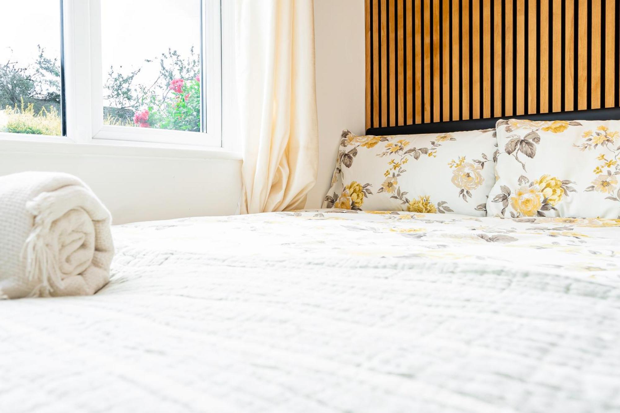 Earley Luxury Ensuite Room With Private Entrance Ридинг Экстерьер фото