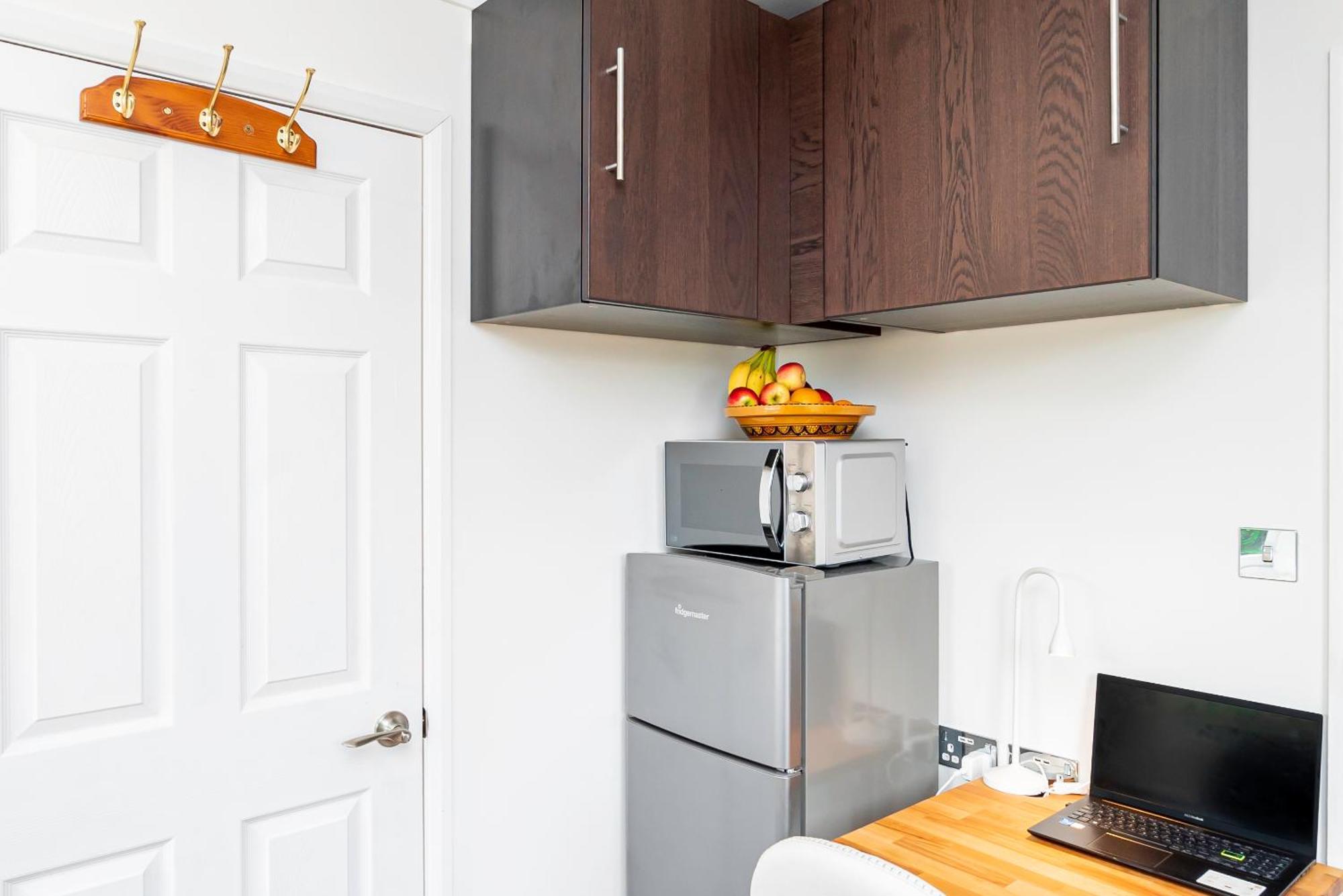 Earley Luxury Ensuite Room With Private Entrance Ридинг Экстерьер фото