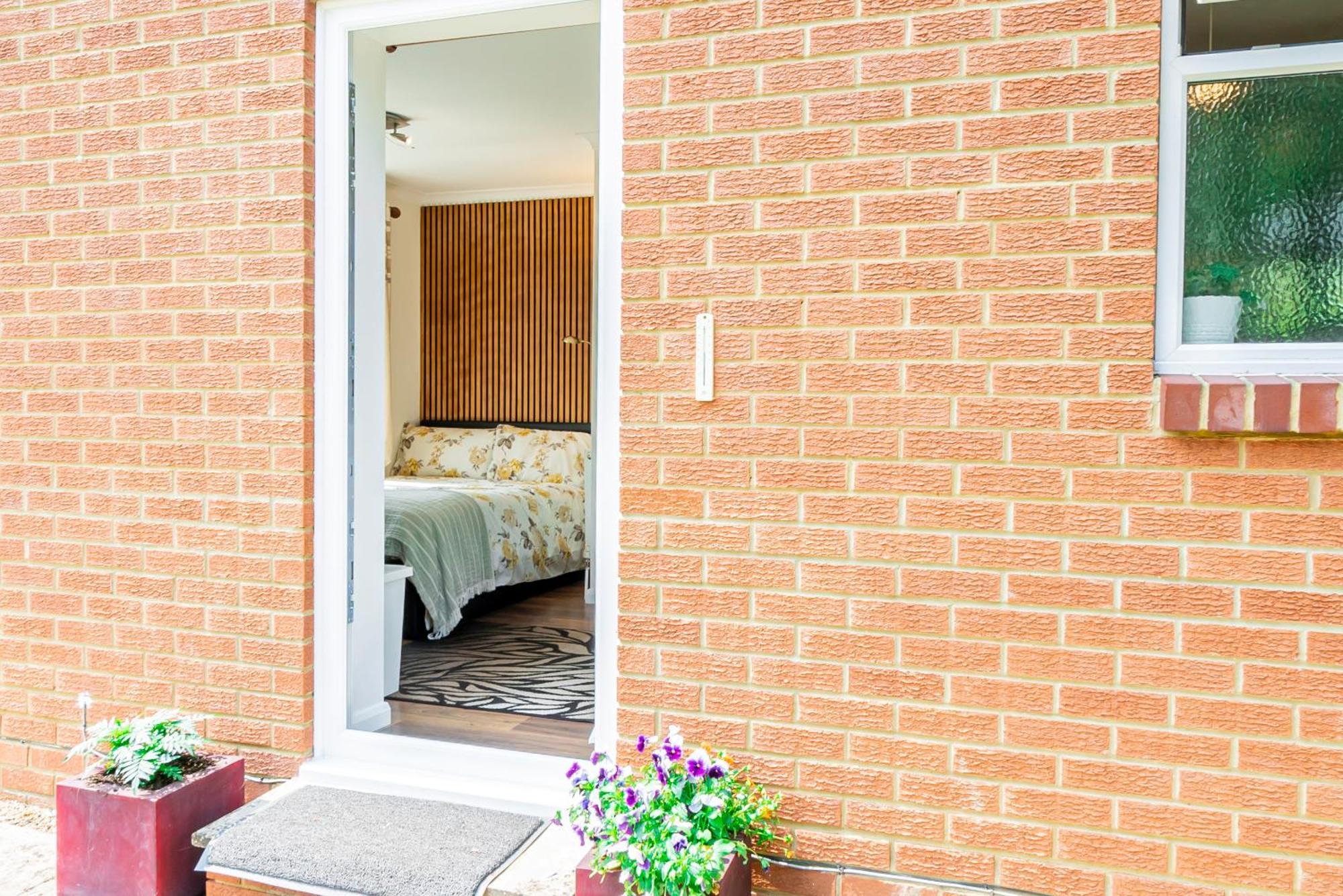 Earley Luxury Ensuite Room With Private Entrance Ридинг Экстерьер фото